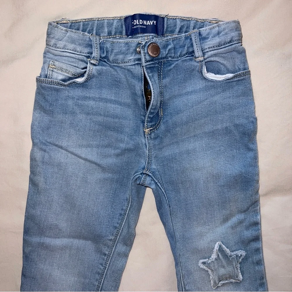 Old Navy Girl’s Light Blue Boyfriend Jeans with‎ Star Detail Size 4T